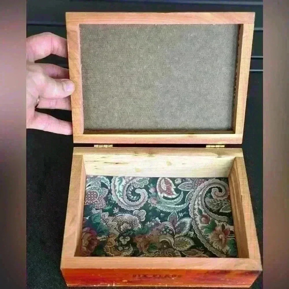 Vintage trinket box. Six Flags over Georgia. Iridescent colors. Rainbow colors - Picture 6 of 6